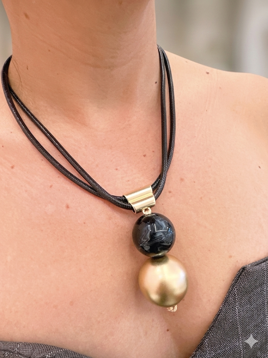 Imagem Colar corda esfera dourado/preto