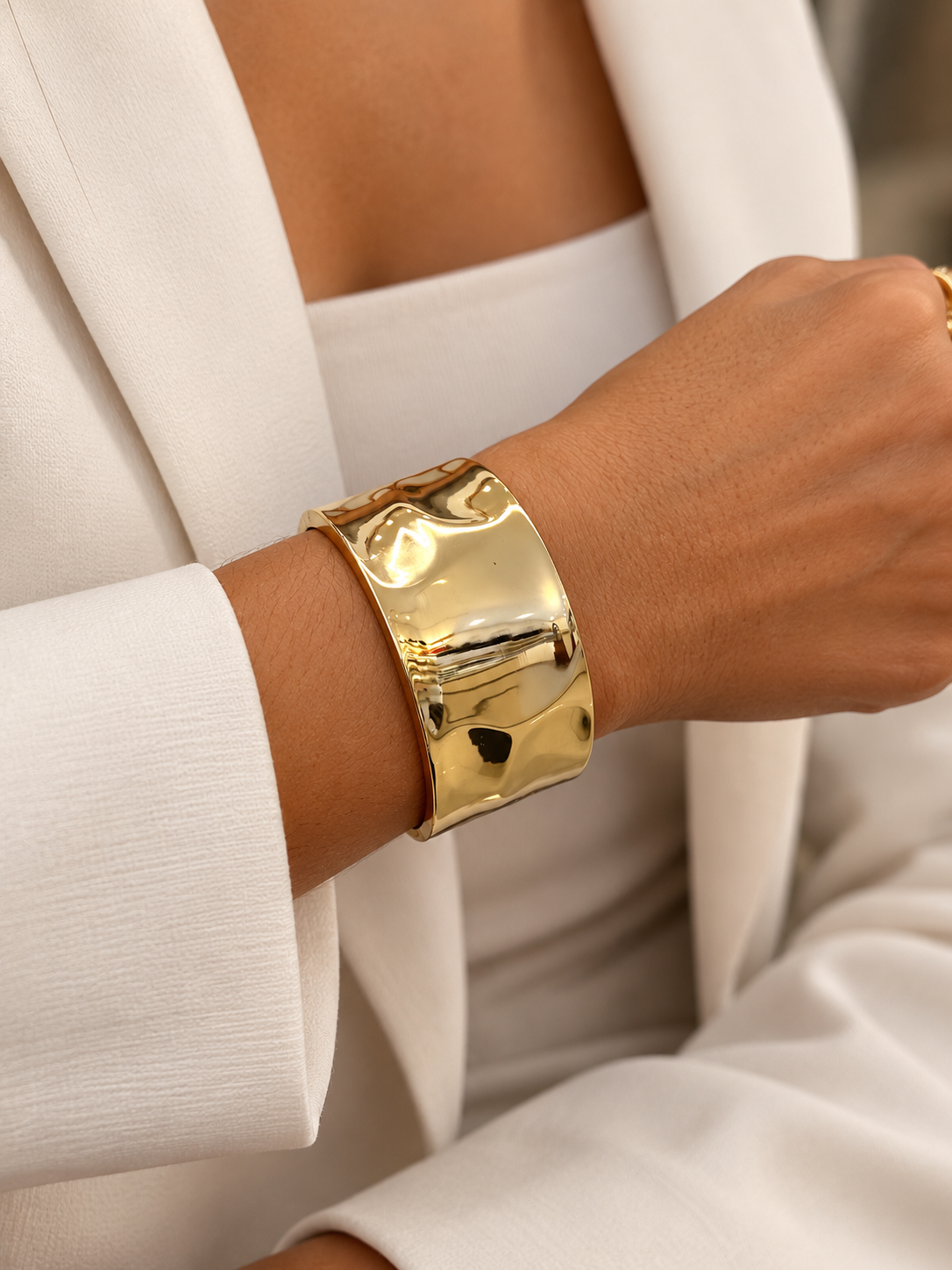 Imagem Bracelete largo dourado 