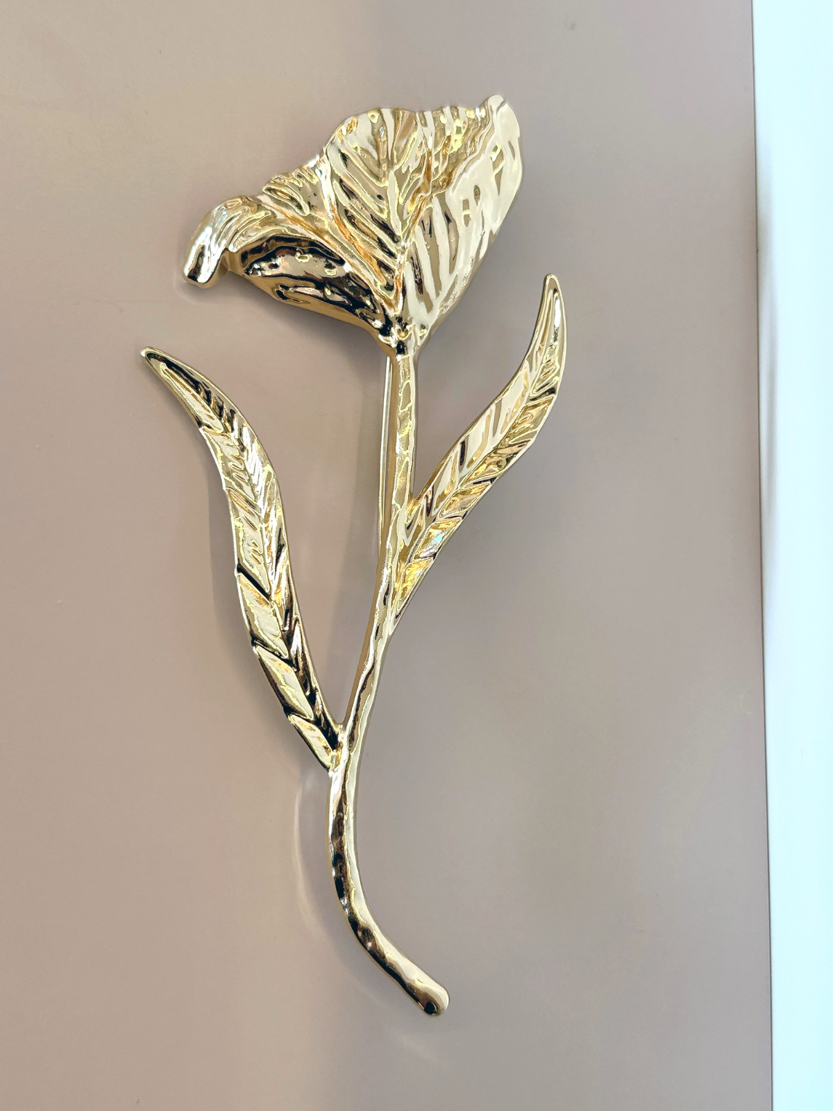 Imagem Broche Maxi flor dourada 