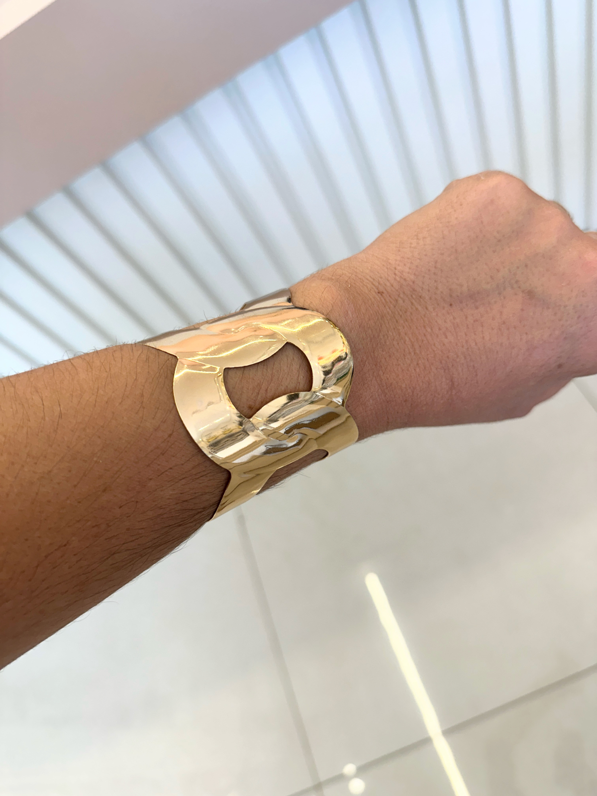 Imagem 1 Bracelete largo elo vazado 