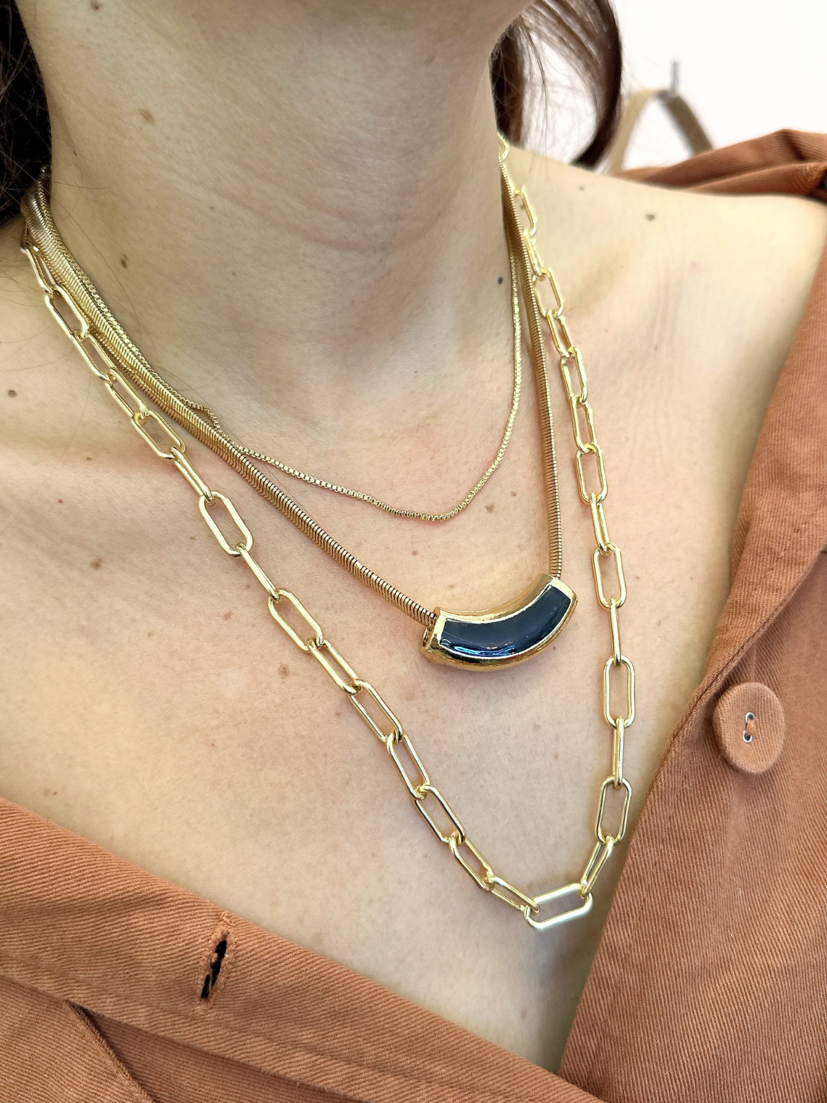Imagem Colar triplo dourado esmaltado preto