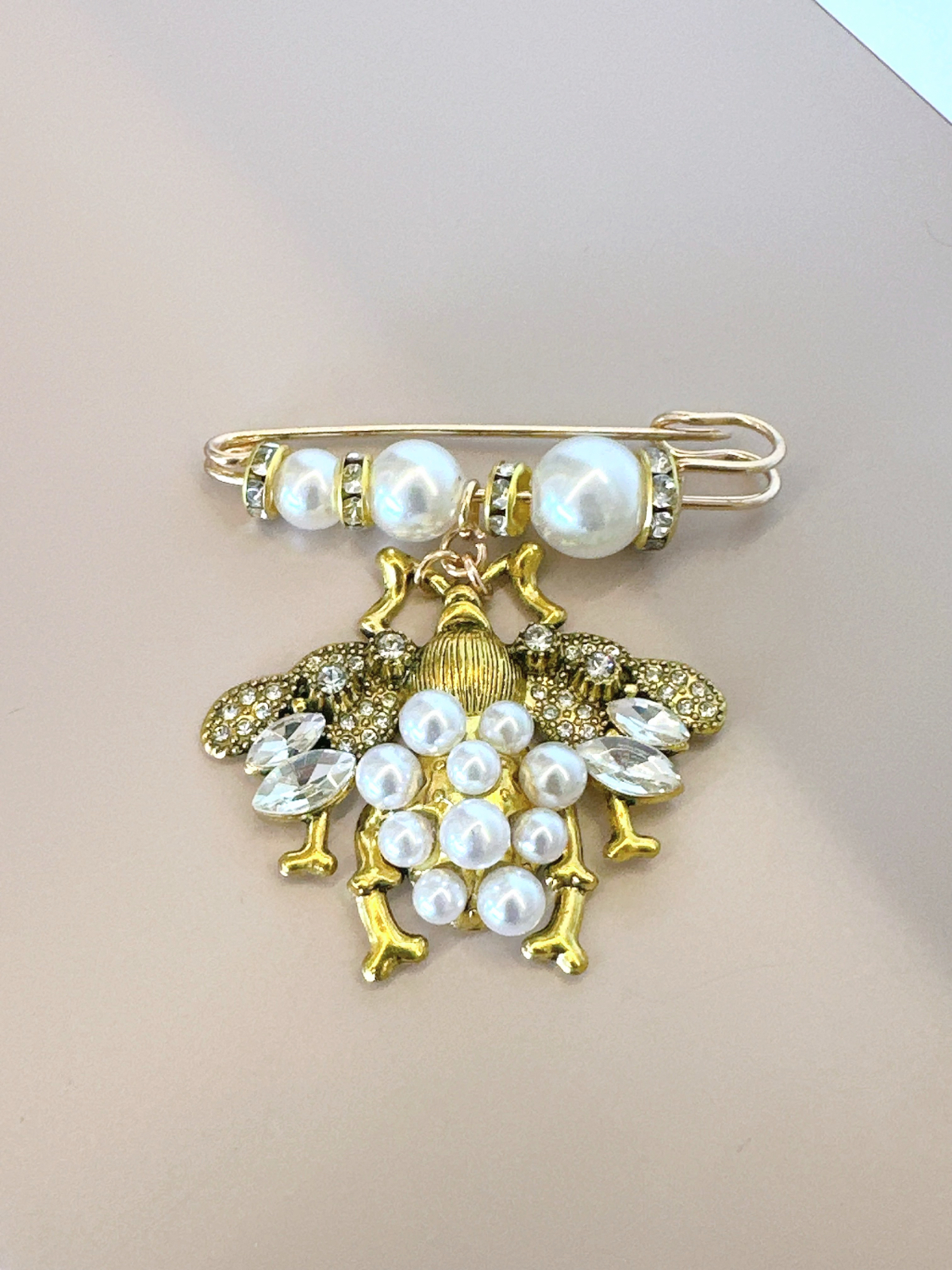 Imagem Broche alfinete abelha 