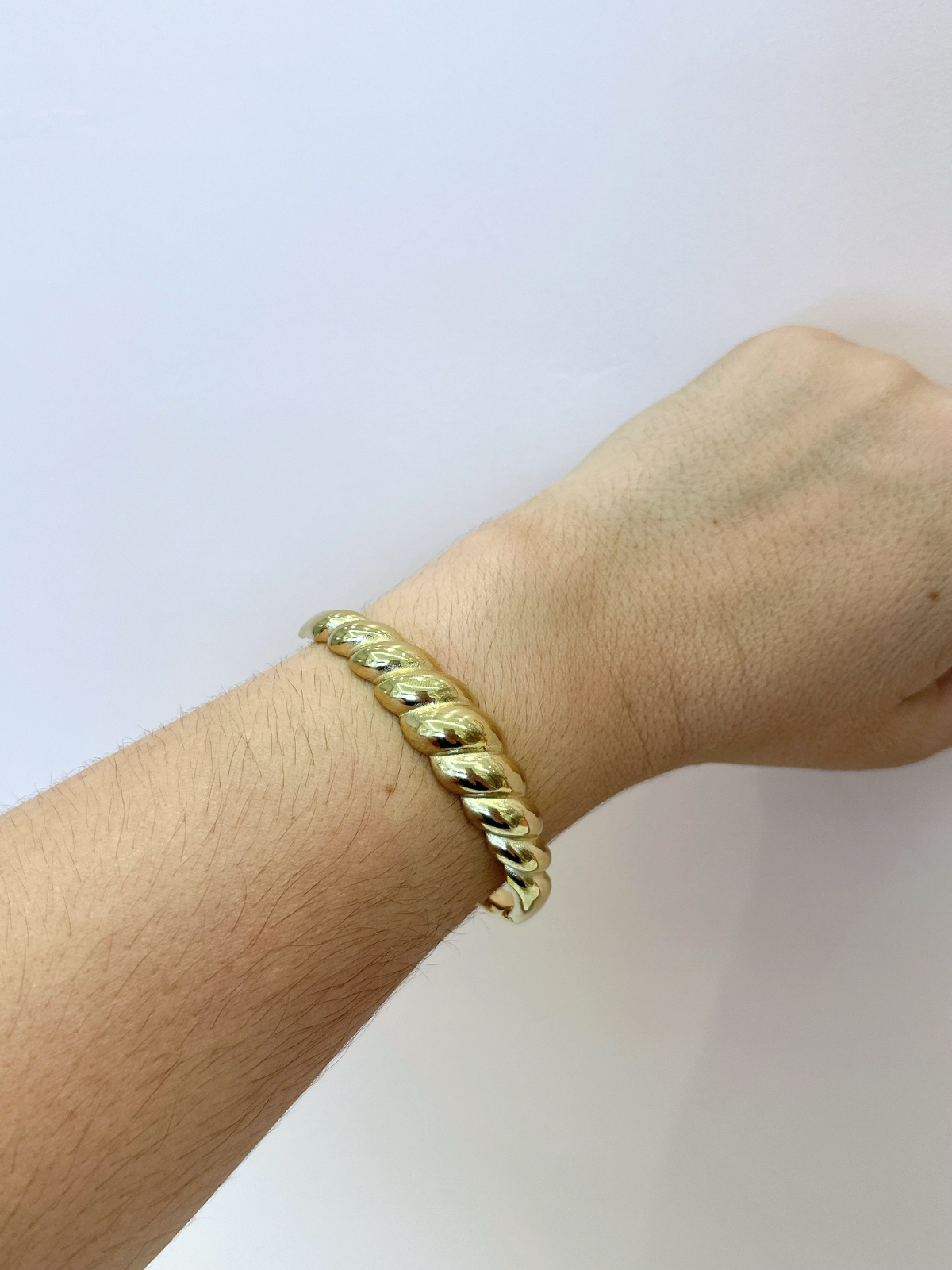 Imagem Bracelete croissant dourado aço inox 