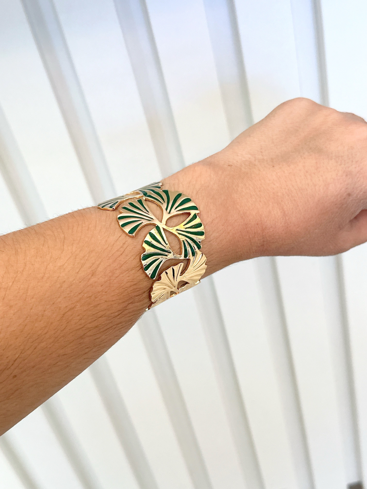 Imagem 3 Bracelete folhas esmaltado