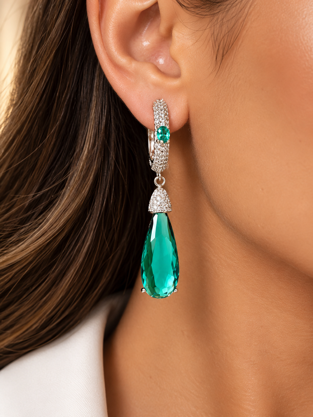 Imagem Argola prata verde Semijoia 