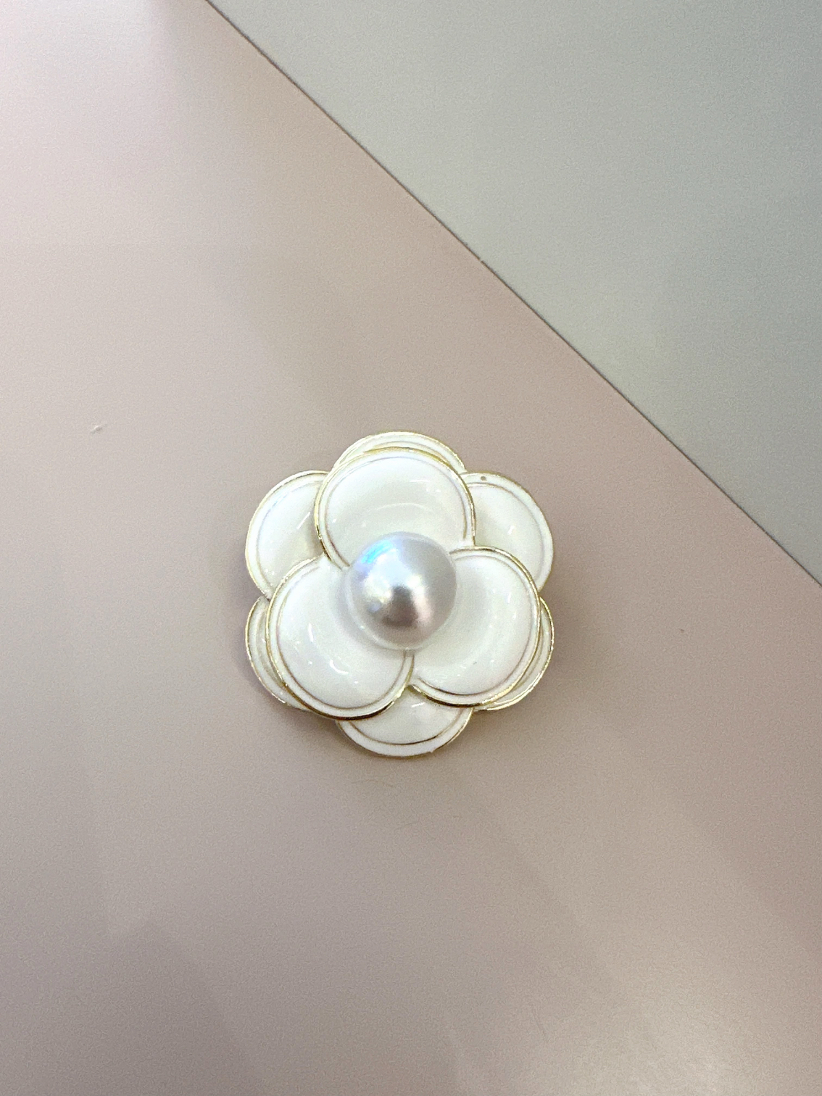 Imagem Broche flor Chanel branco 