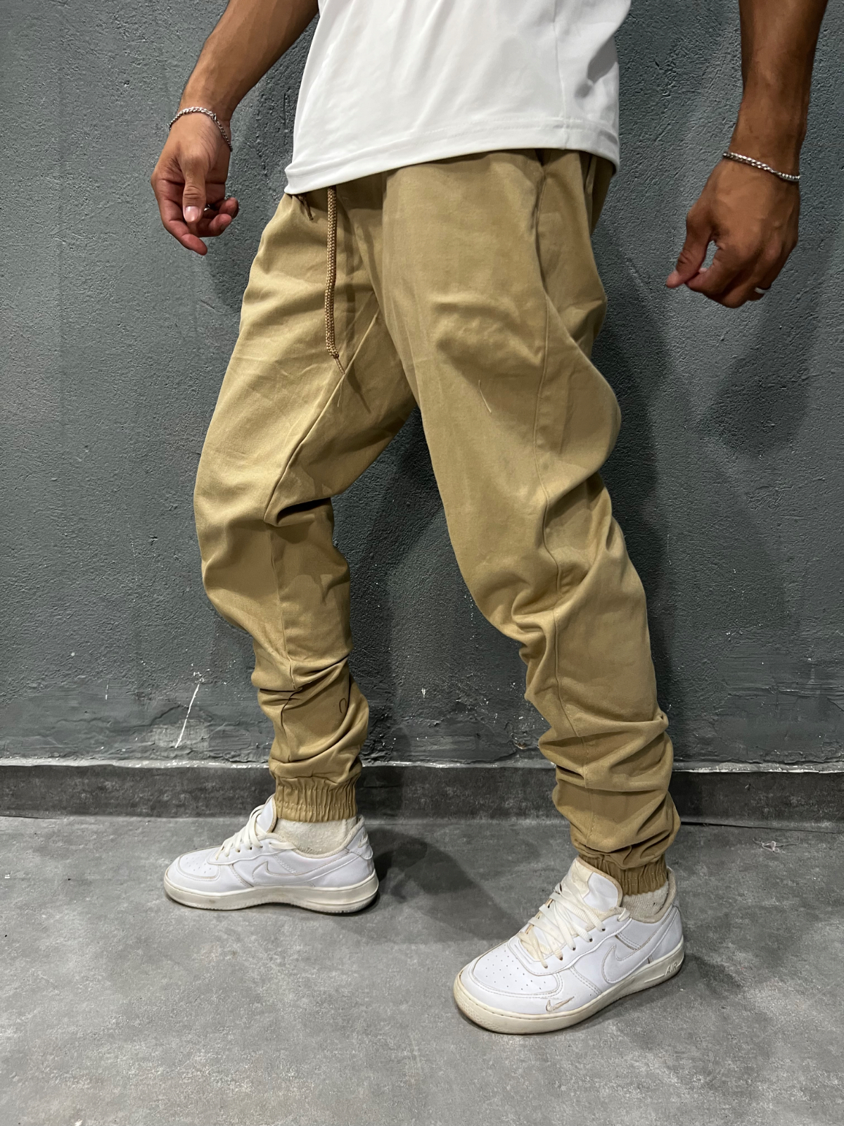 Imagem CALÇA JOGGER EM SARJA