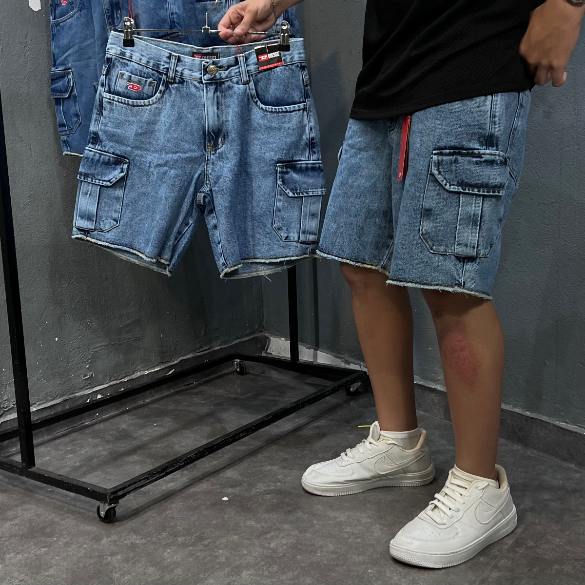 Imagem BERMUDA CARGO JEANS GRIFFE